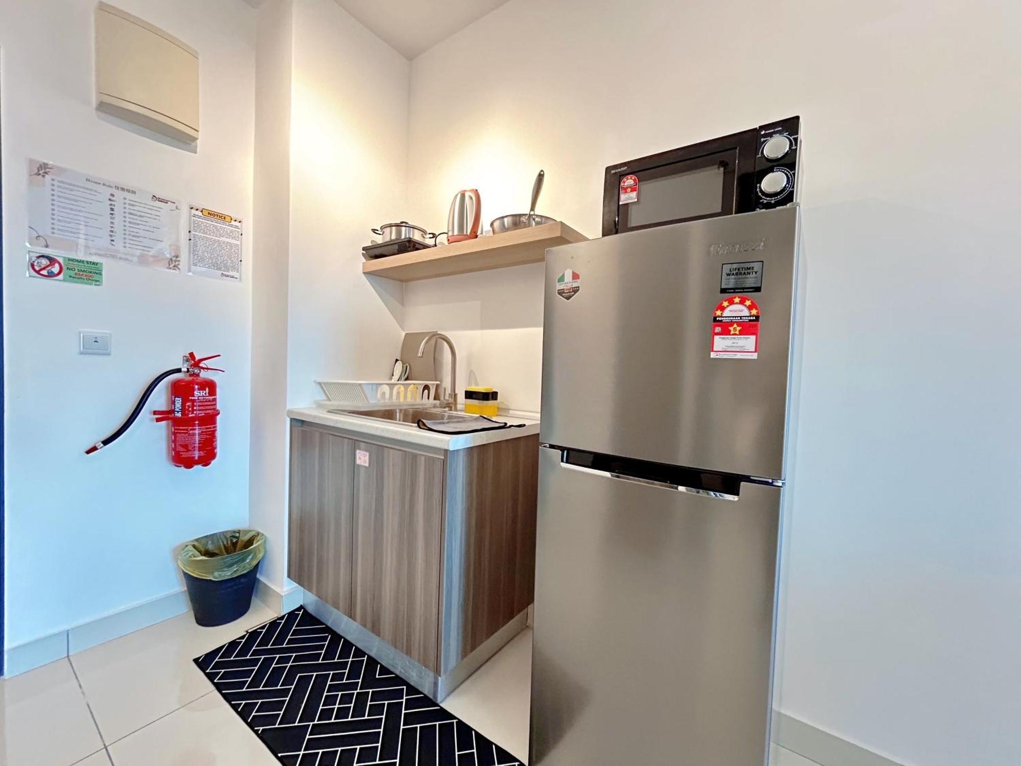 Edumetro @ By Manhattan Group Apartment