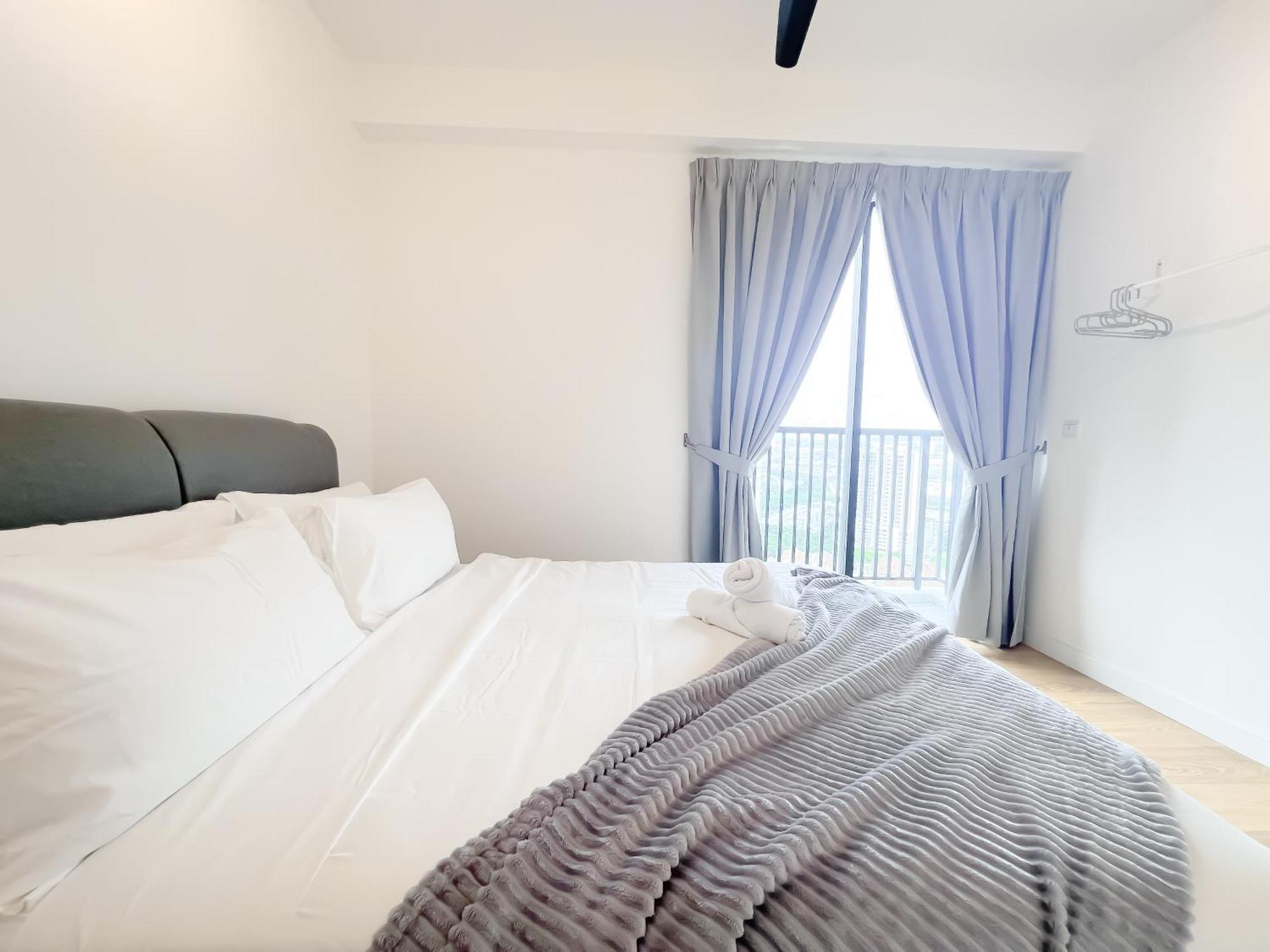 Edumetro @ By Manhattan Group Apartment *