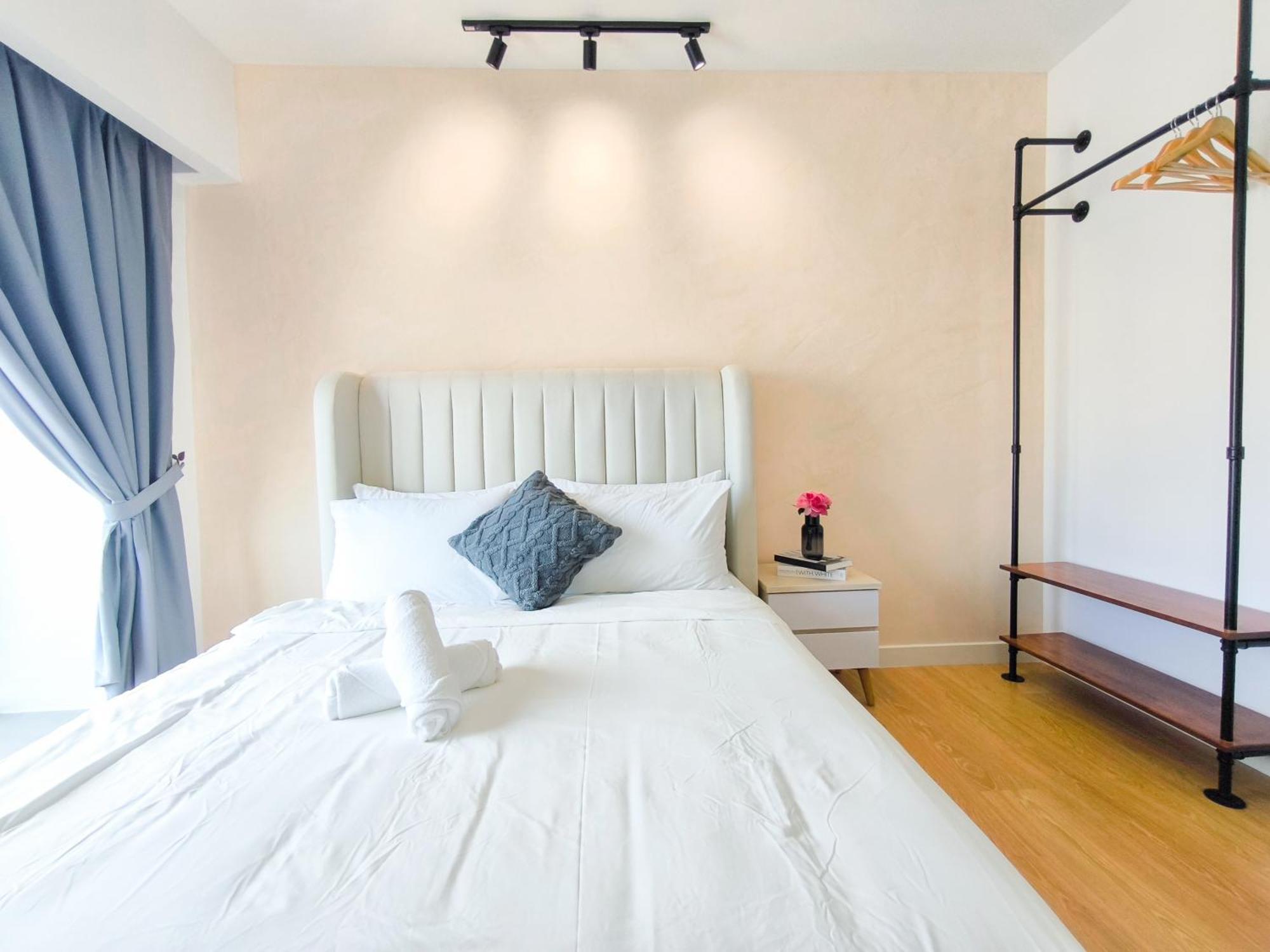 Edumetro @ By Manhattan Group *