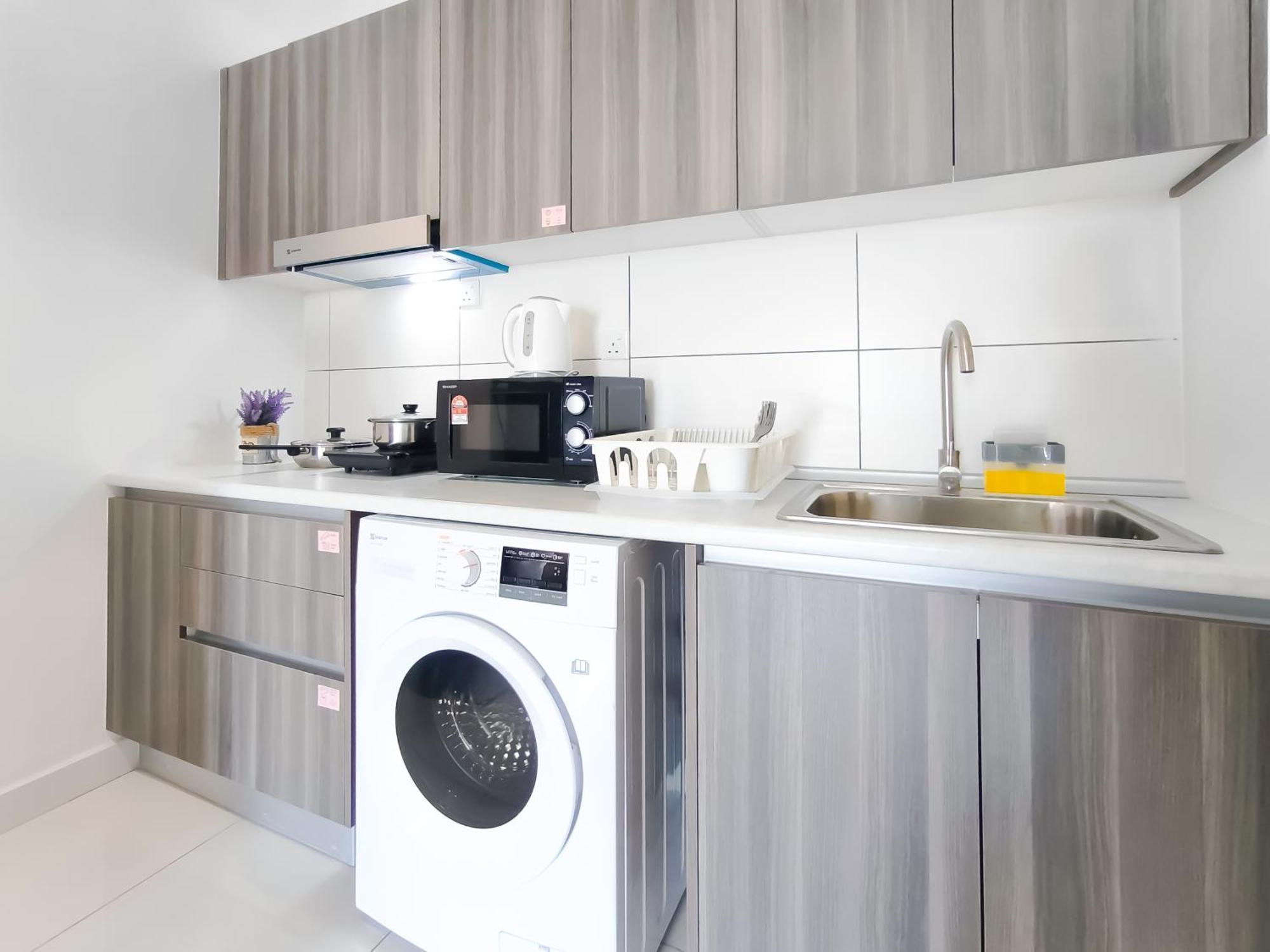 Edumetro @ By Manhattan Group Apartment